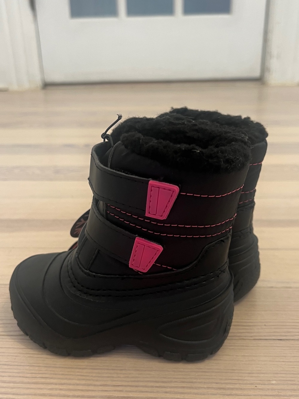 Infant Baby Girl’s Black & Pink Winter Snow Boots Size 6 NEW